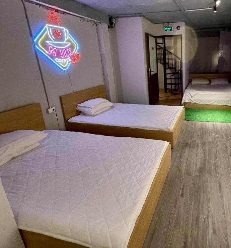 Ubuntu Hostel And Tour - 139 Hang Bac ハノイ市 エクステリア 写真