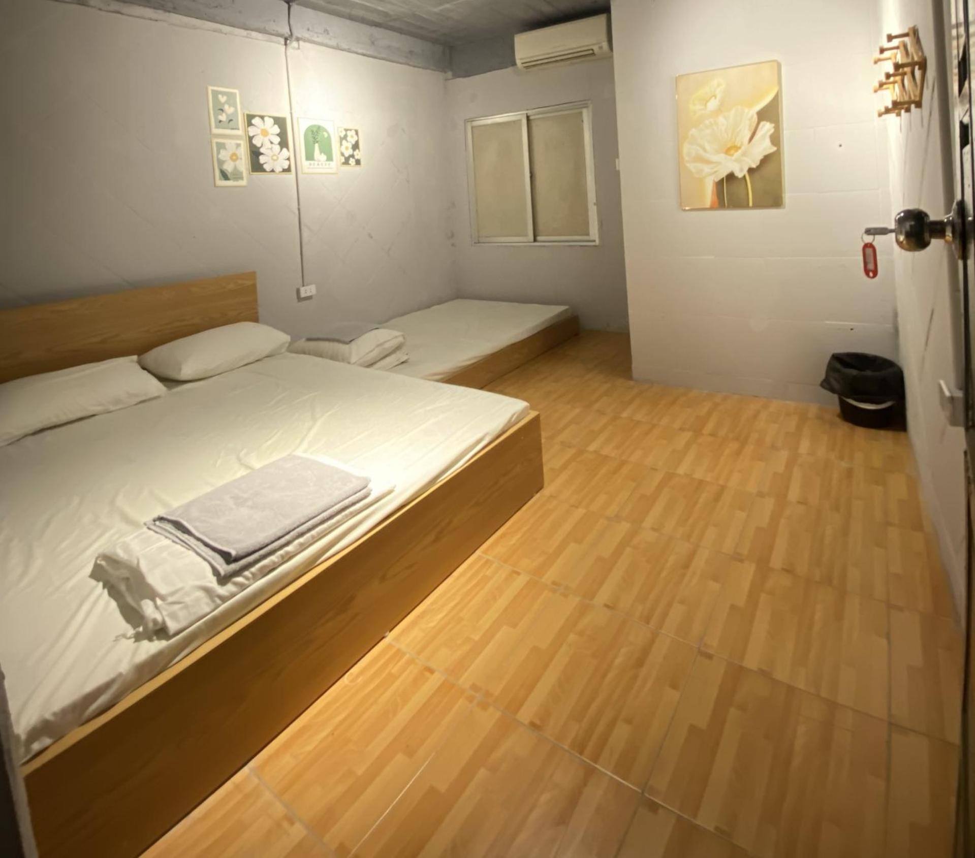 Ubuntu Hostel And Tour - 139 Hang Bac ハノイ市 エクステリア 写真